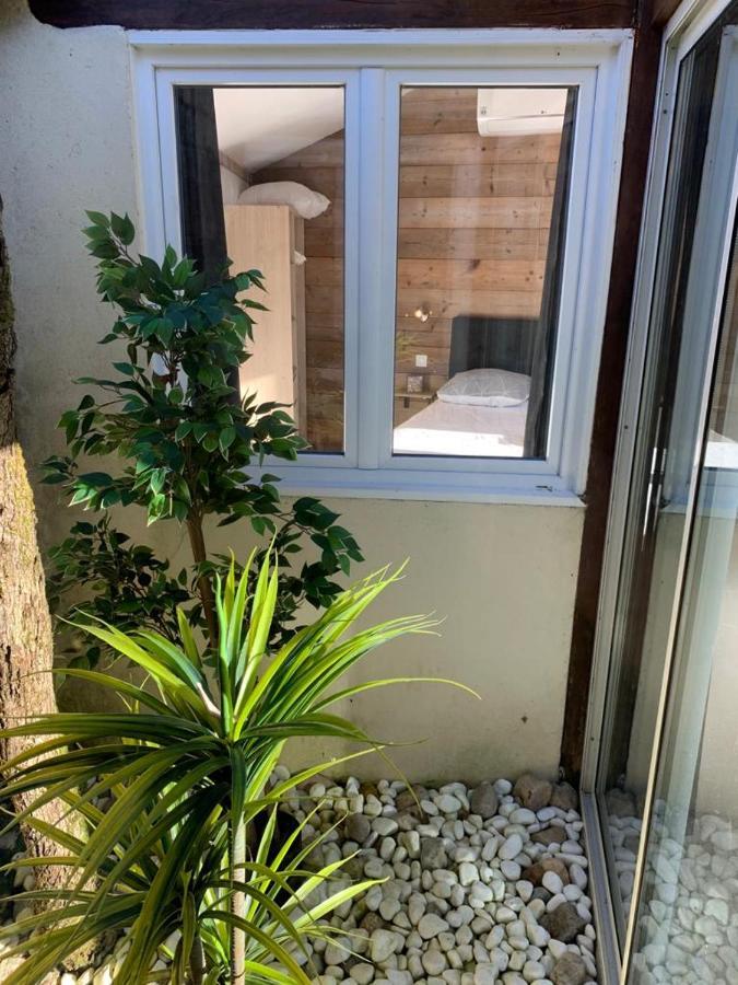 Le Jardin Des Hirondelles Bed & Breakfast Blanzaguet-Saint-Cybard Ngoại thất bức ảnh